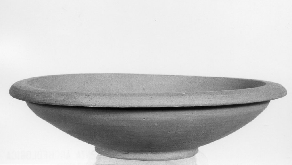 piatto - produzione locale (fine sec. IV a.C)