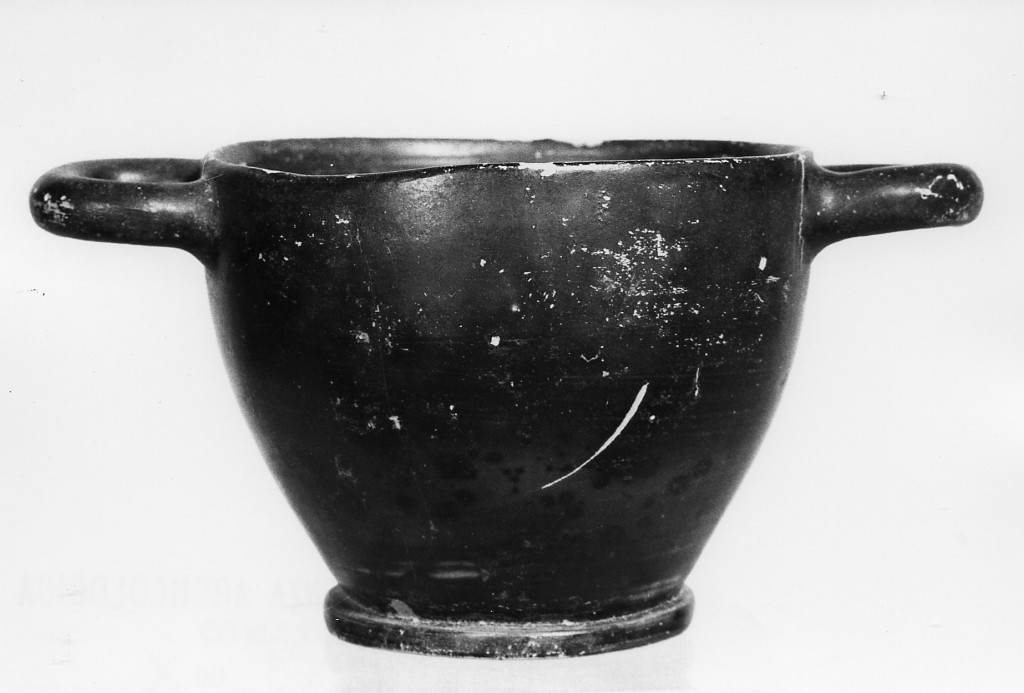 skyphos - produzione locale (sec. IV a.C)