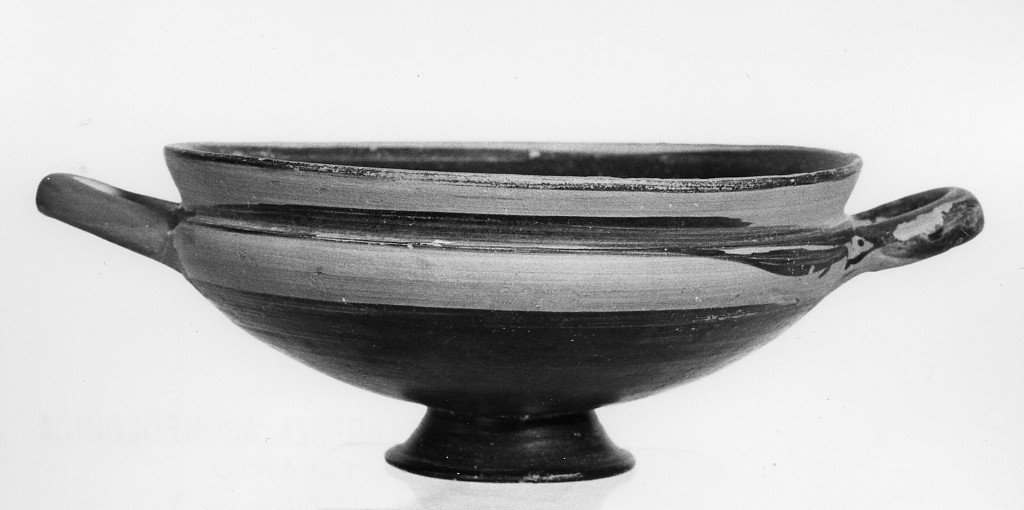 kylix - produzione locale (secc. VI/ V a.C)