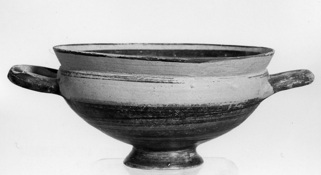 kylix - produzione locale (metà sec. VI a.C)