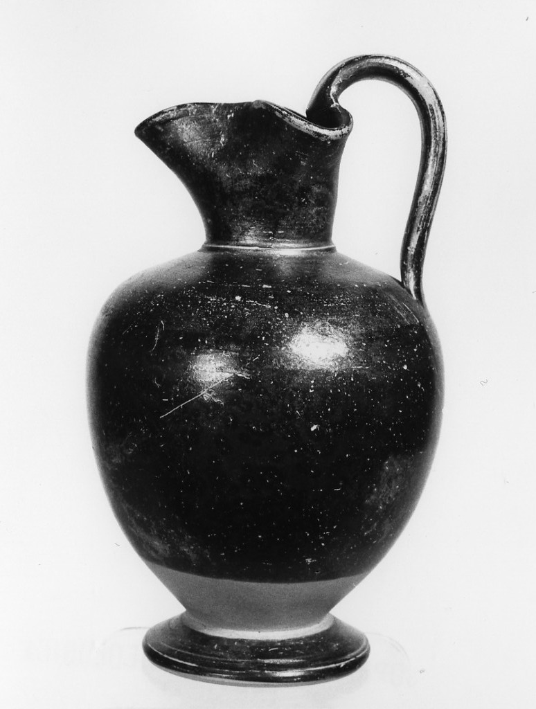 oinochoe a bocca trilobata - produzione locale (sec. IV a.C)