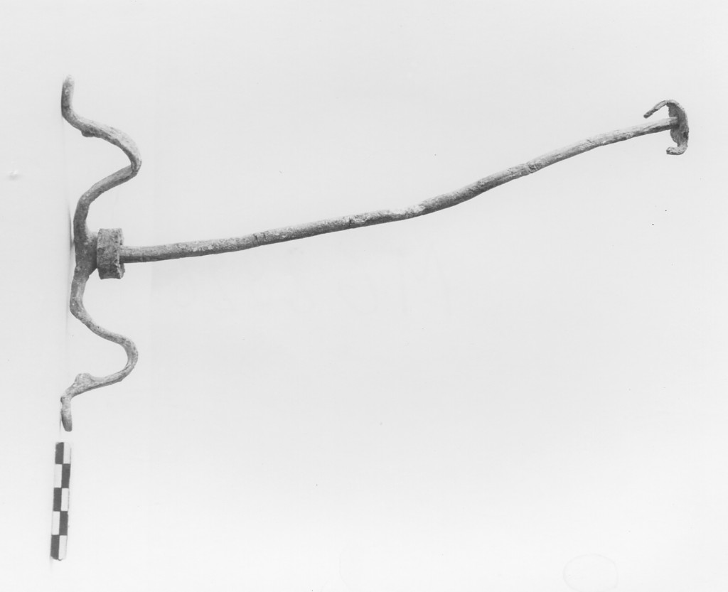 sostegno per coltelli - produzione locale (prima metà sec. IV a.C)