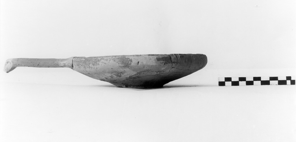 patera - produzione apula (ultimo quarto sec. IV a.C)