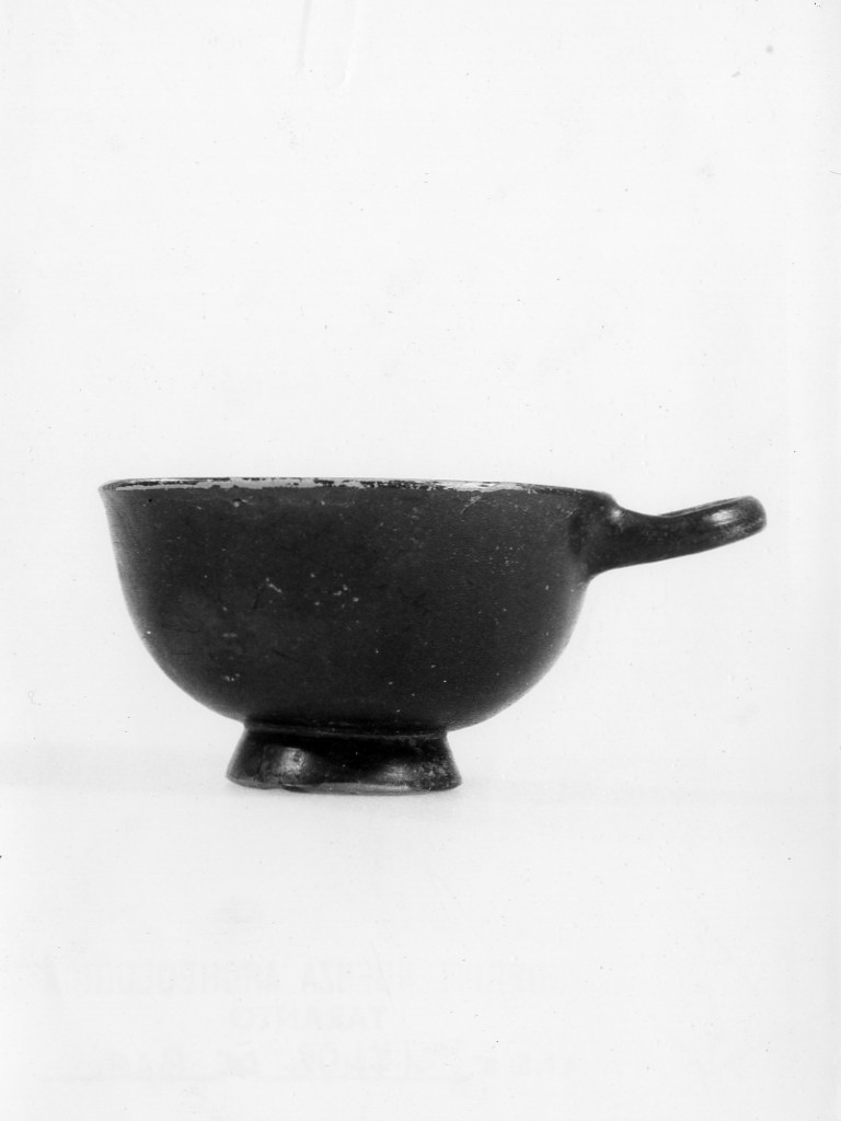 ciotola - ceramica apula a vernice nera (fine sec. IV a.C)