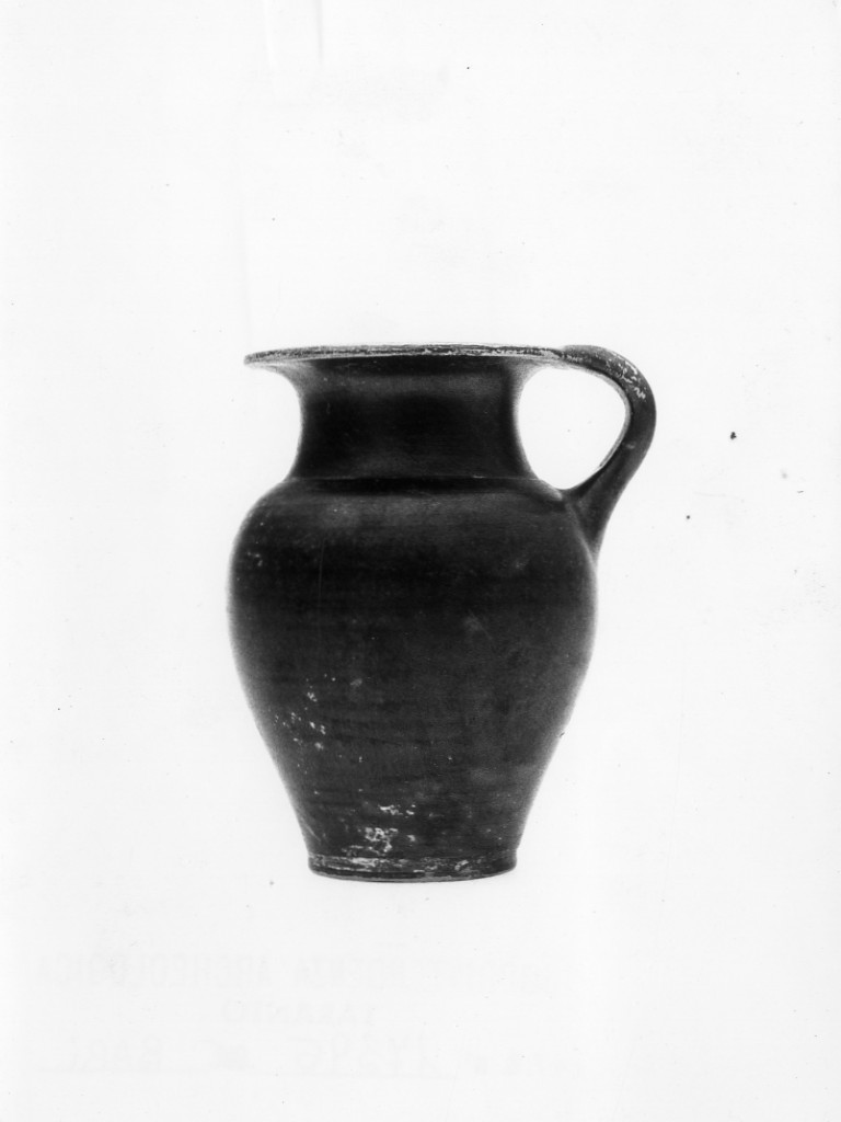 brocca - ceramica apula a vernice nera (fine sec. IV a.C)