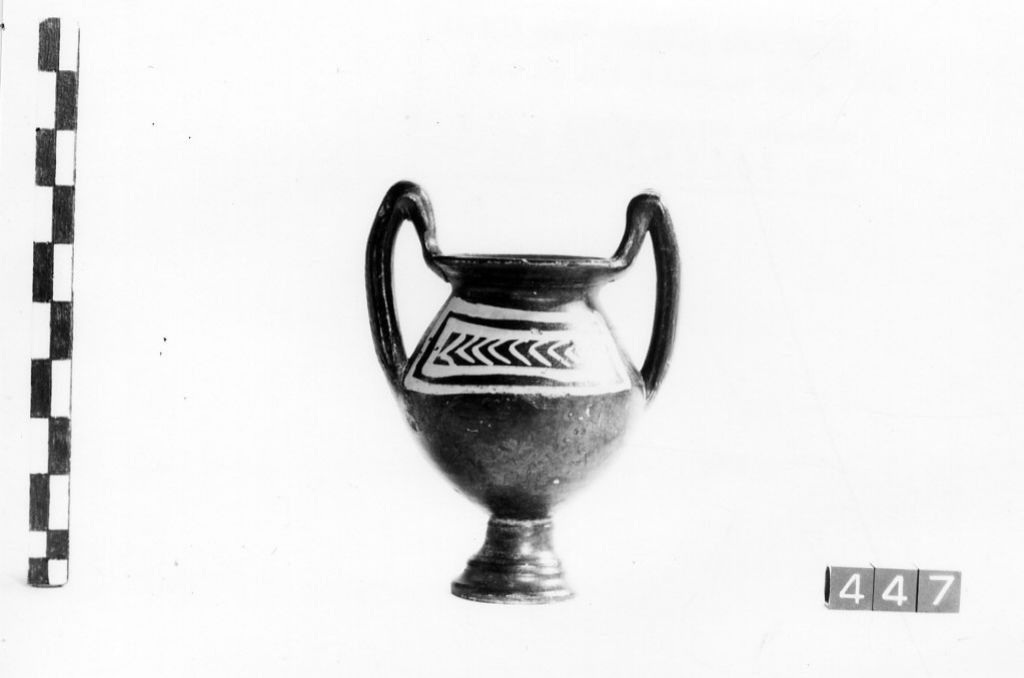 kantharos - fabbrica apula (ultimo quarto sec. IV a.C)