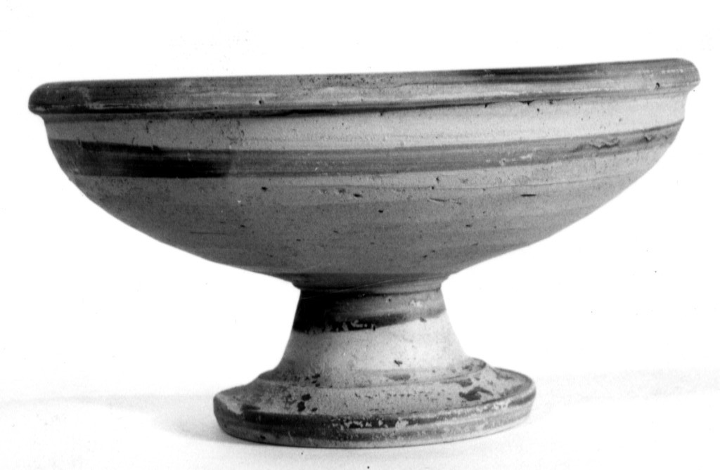 coppa - fabbrica indigena (prima metà sec. V a.C)