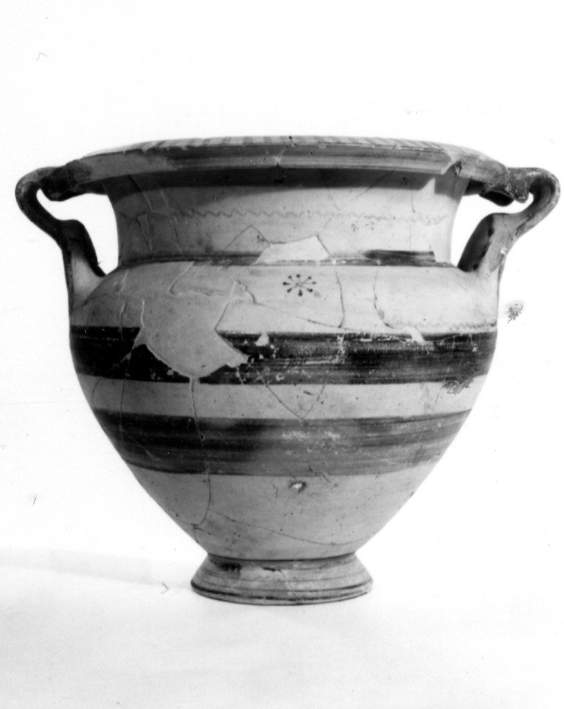 cratere, De Juliis, classe D - fabbrica indigena (primo quarto sec. V a.C)