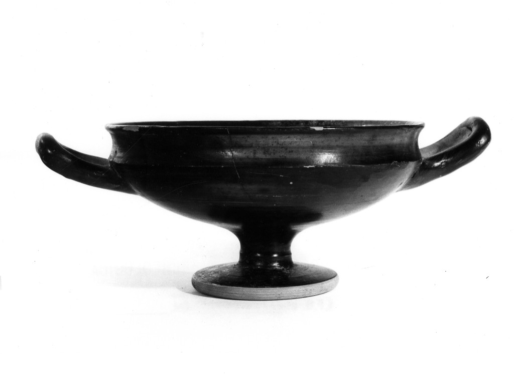 kylix - fabbrica italiota (prima metà sec. V a.C)