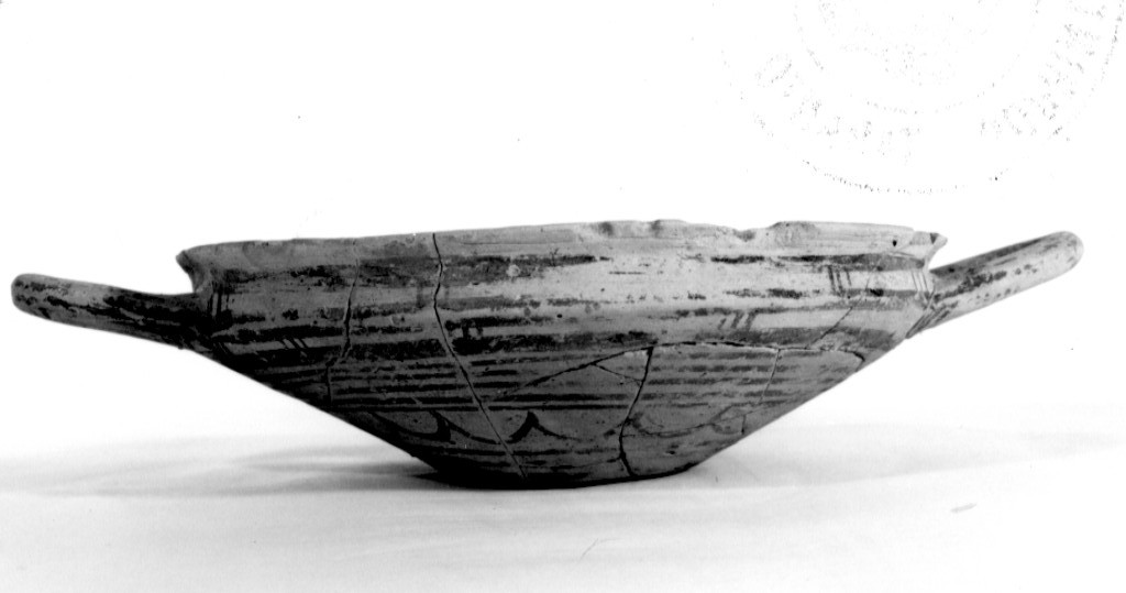 coppa, De Juliis, classe A - fabbrica indigena (seconda metà sec. VI a.C)