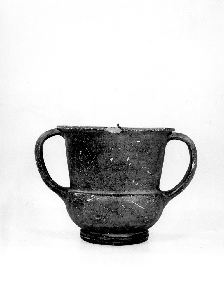 kantharos - fabbrica apula (seconda metà sec. VI a.C)