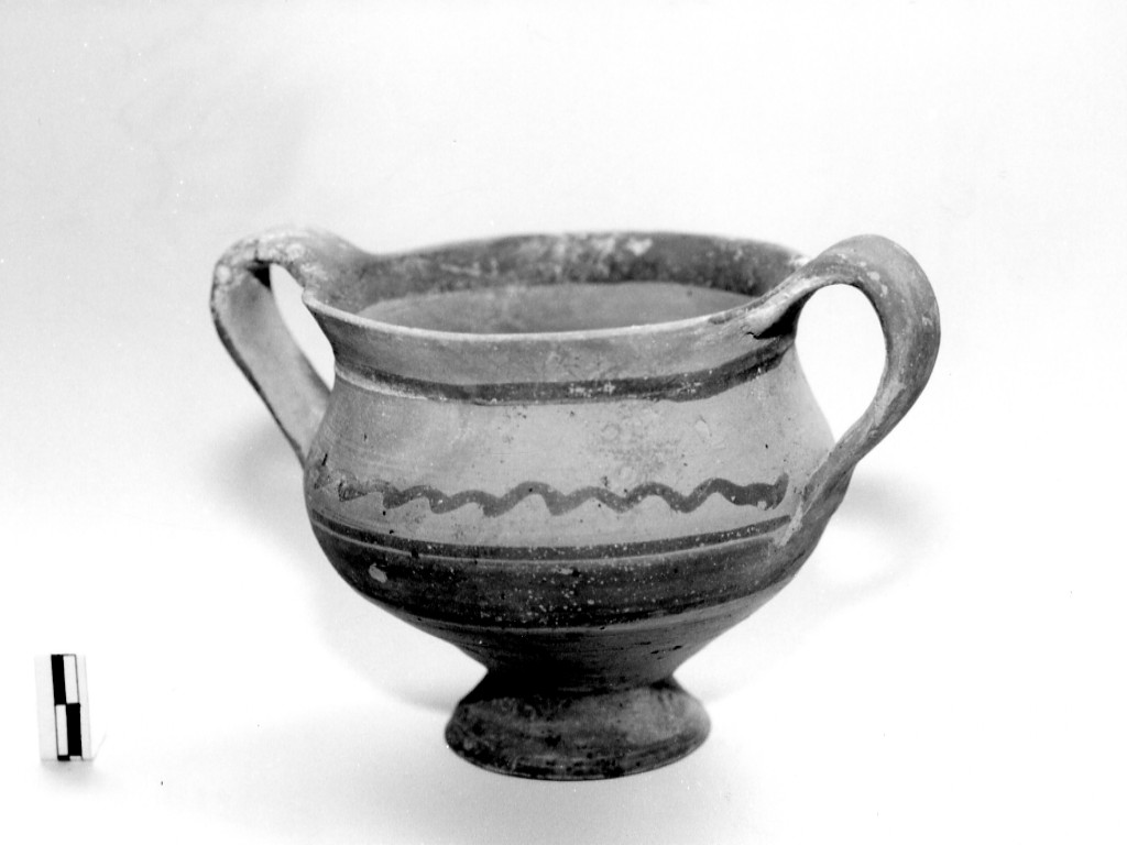 kantharos, De Juliis, classe C - produzione indigena (prima metà sec. V a.C)