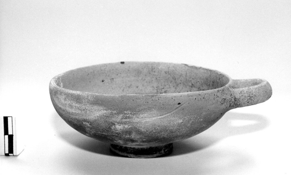 coppetta monoansata - produzione indigena (prima metà sec. V a.C)