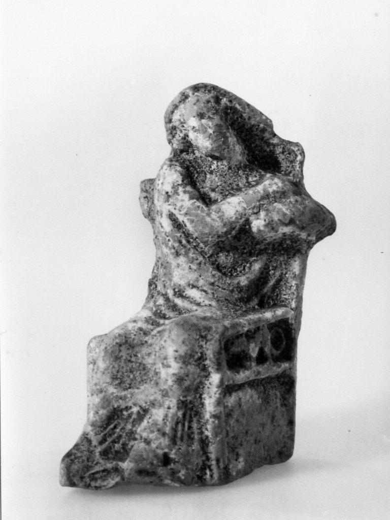statuetta femminile - fabbrica italiota (Età ellenistica)