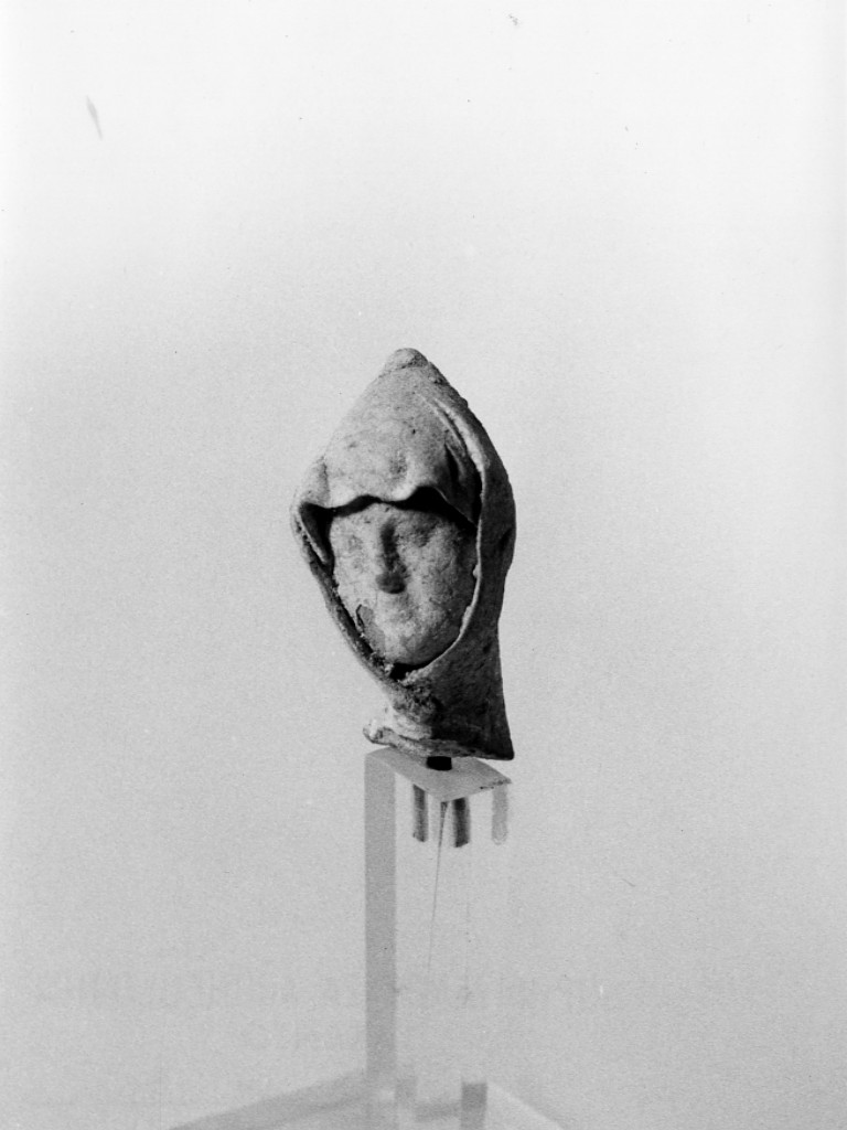 testa femminile - fabbrica italiota (Età ellenisitica)