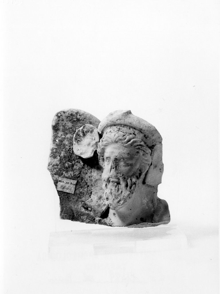 rilievo/ frammento - fabbrica italiota (metà sec. IV a.C)