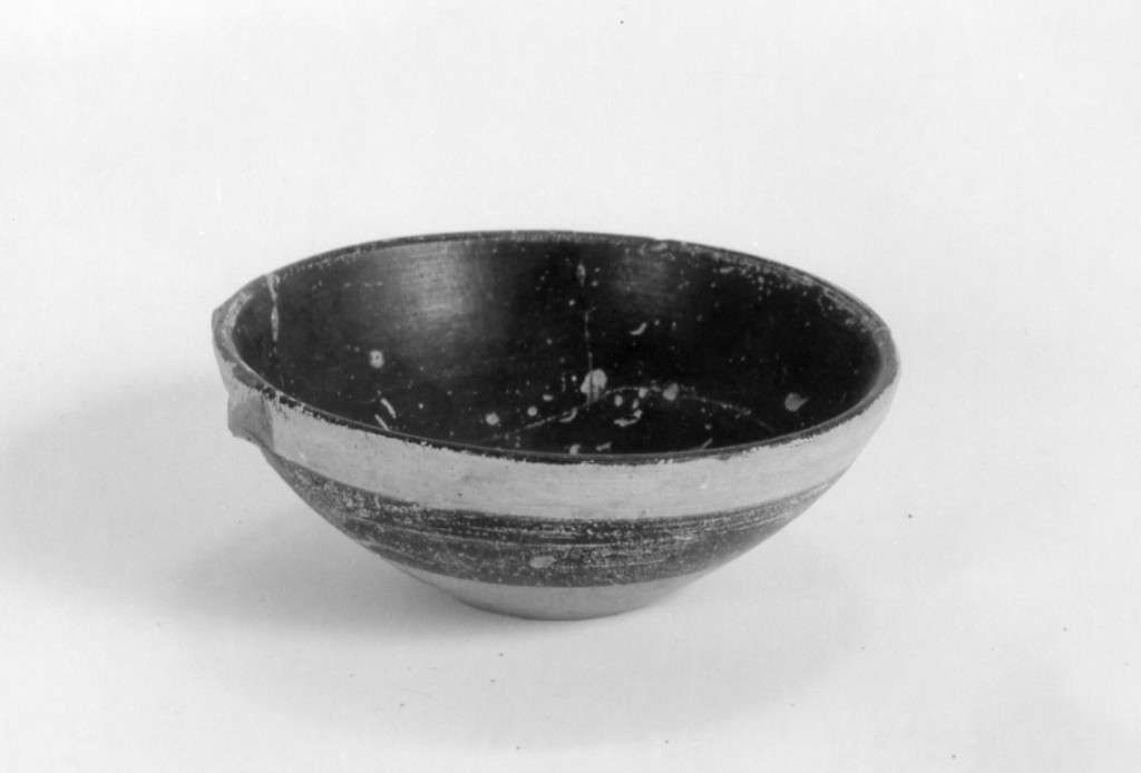 coppetta - fabbrica apula (sec. VI a.C)