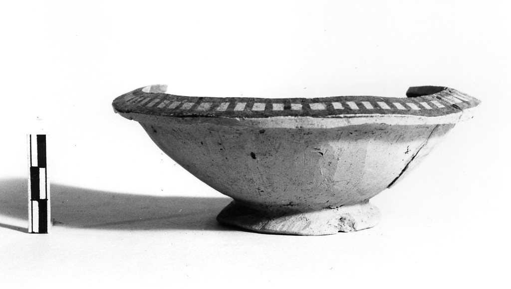 ciotola - fabbrica peucezia (sec. VI a.C)