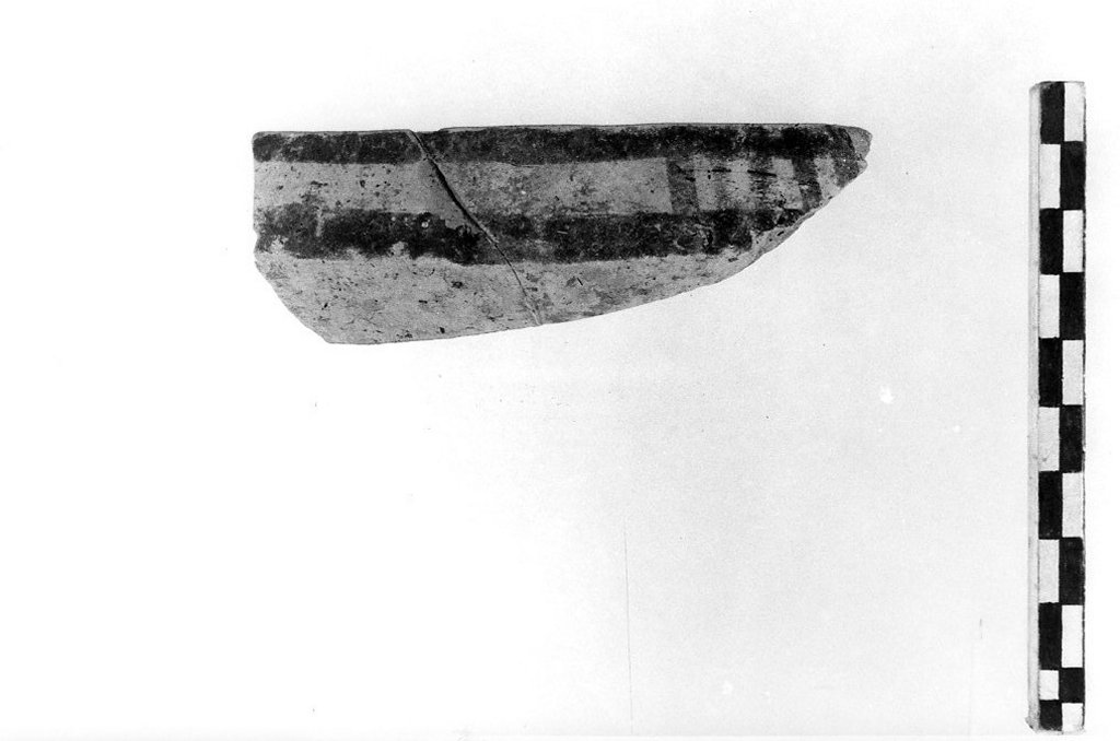 ciotola/ frammento - fabbrica iapigia (fine/ fine secc. IX - VII a.C)