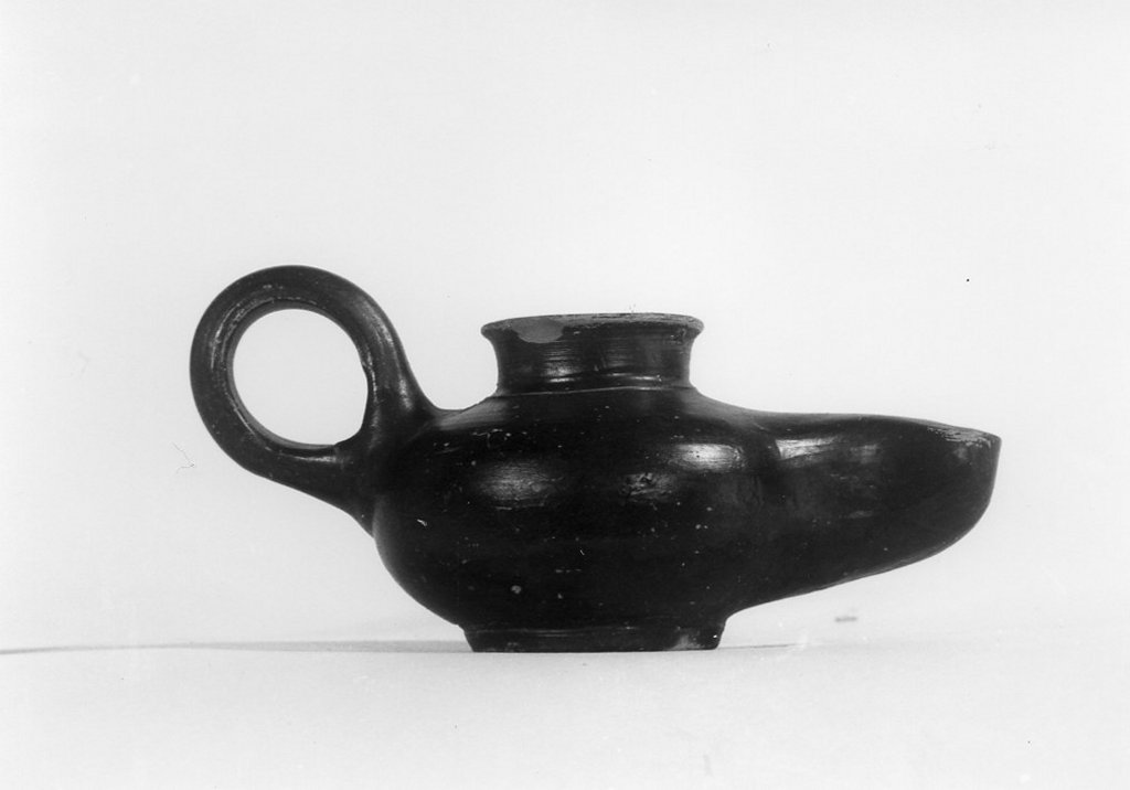 lucerna monolicne - fabbrica apula (sec. IV a.C)