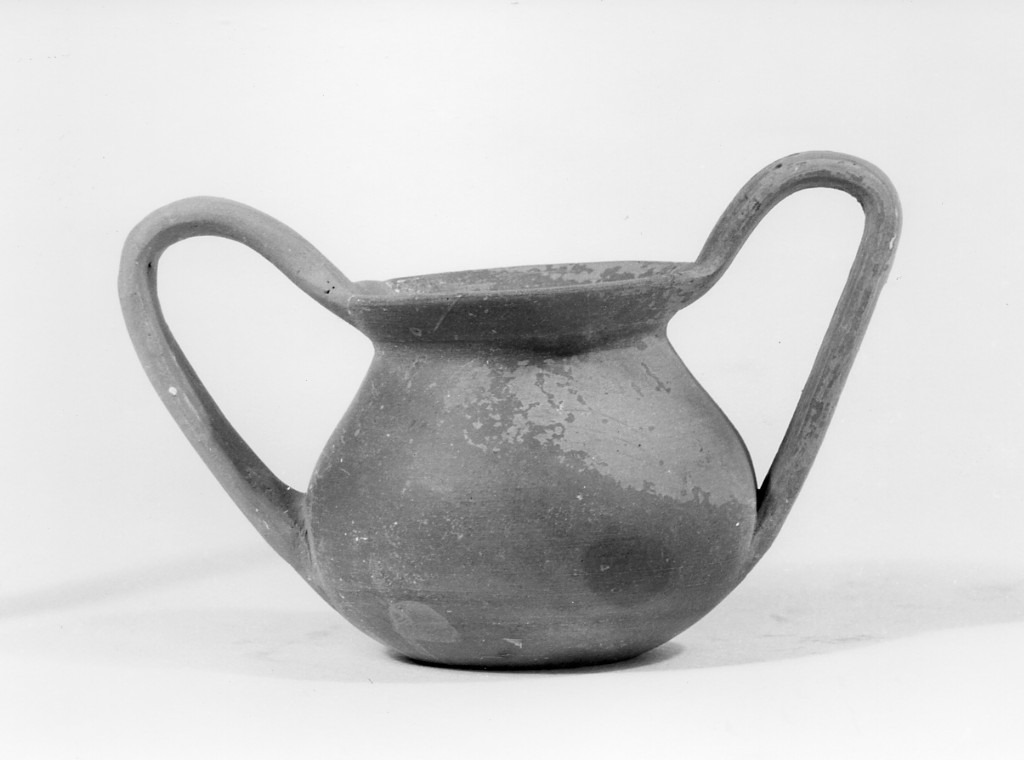 kantharos miniaturistico - produzione locale (fine sec. VII a.C)