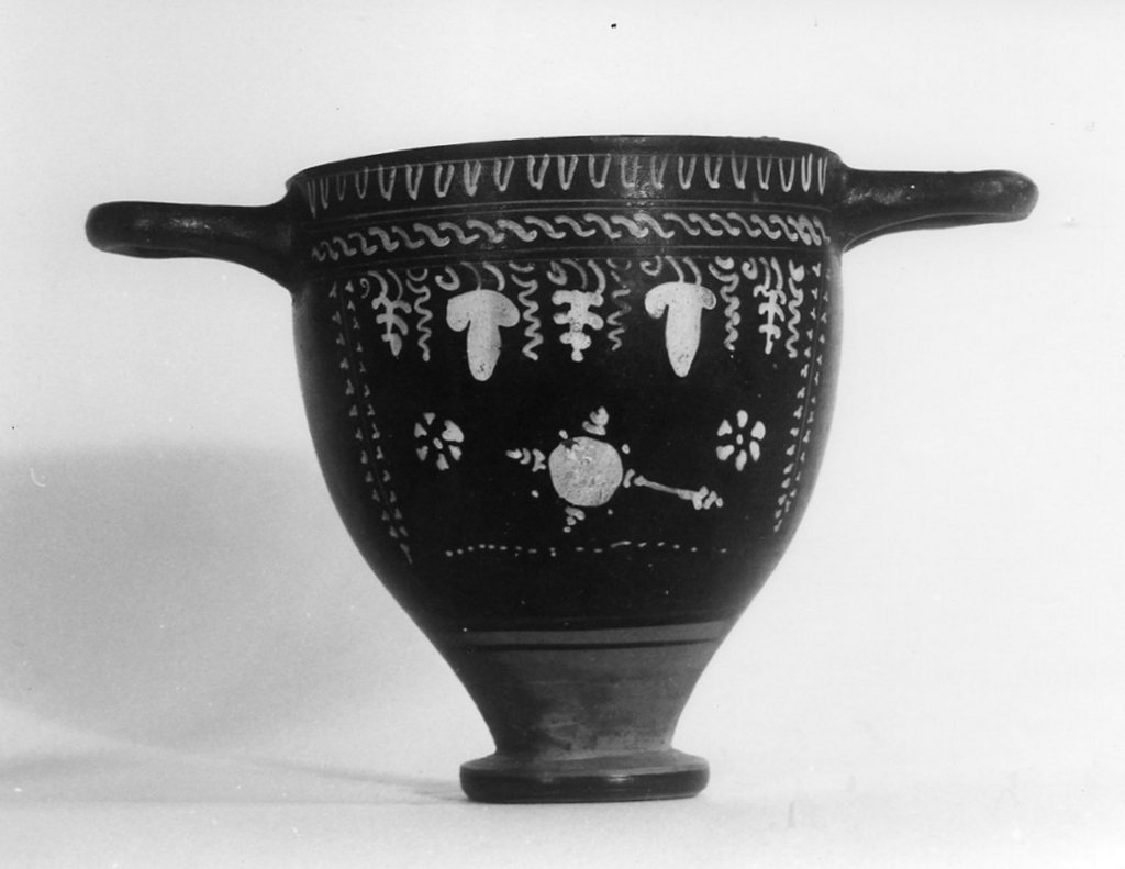 skyphos - fabbrica apula (seconda metà sec. IV a.C)