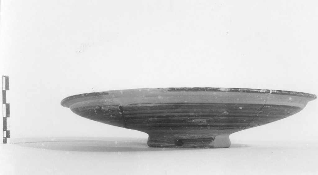 piatto - produzione apula (sec. IV a.C)