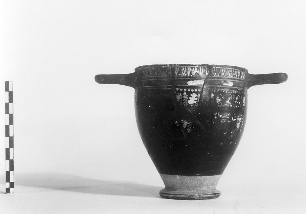 skyphos - produzione apula, Gruppo Sidewinder (Green 1986) (sec. IV a.C)