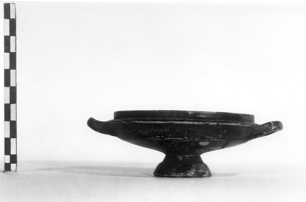 lekane/ coppa - produzione apula (sec. IV a.C)