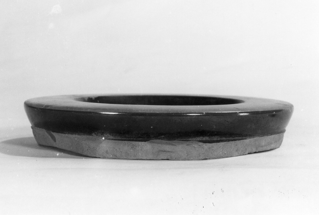 cratere/ piede - produzione attica (sec. VI a.C)