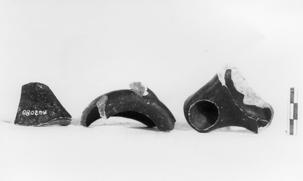 lucerna/ frammento - fabbrica apula (sec. IV a.C)