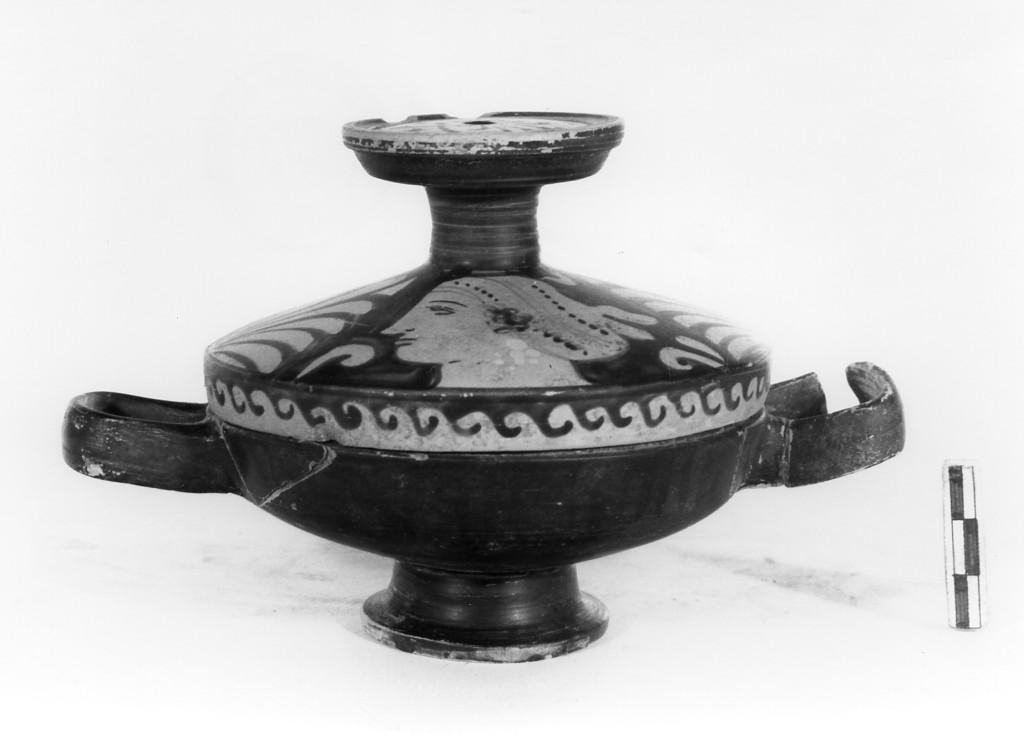 lekane con coperchio - produzione coloniale; Gruppo di Zurigo 2662 (ultimo quarto sec. IV a.C)