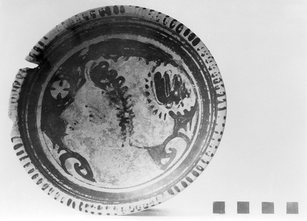 piatto - fabbrica locale (sec. IV a.C)