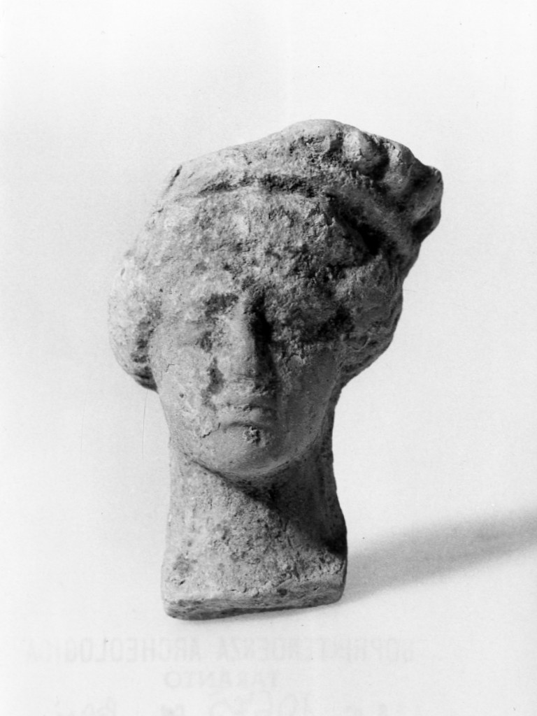testa femminile - fabbrica italiota (sec. IV a.C)