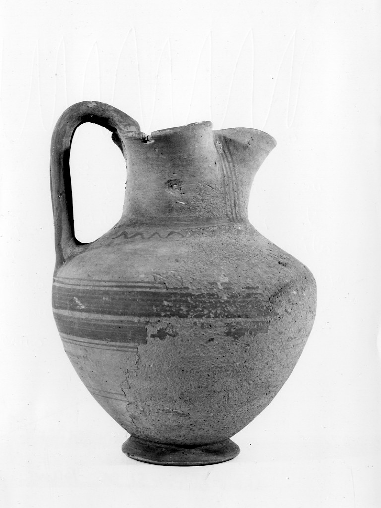 oinochoe a bocca trilobata - ambito apulo (secc. V-IV a.C)