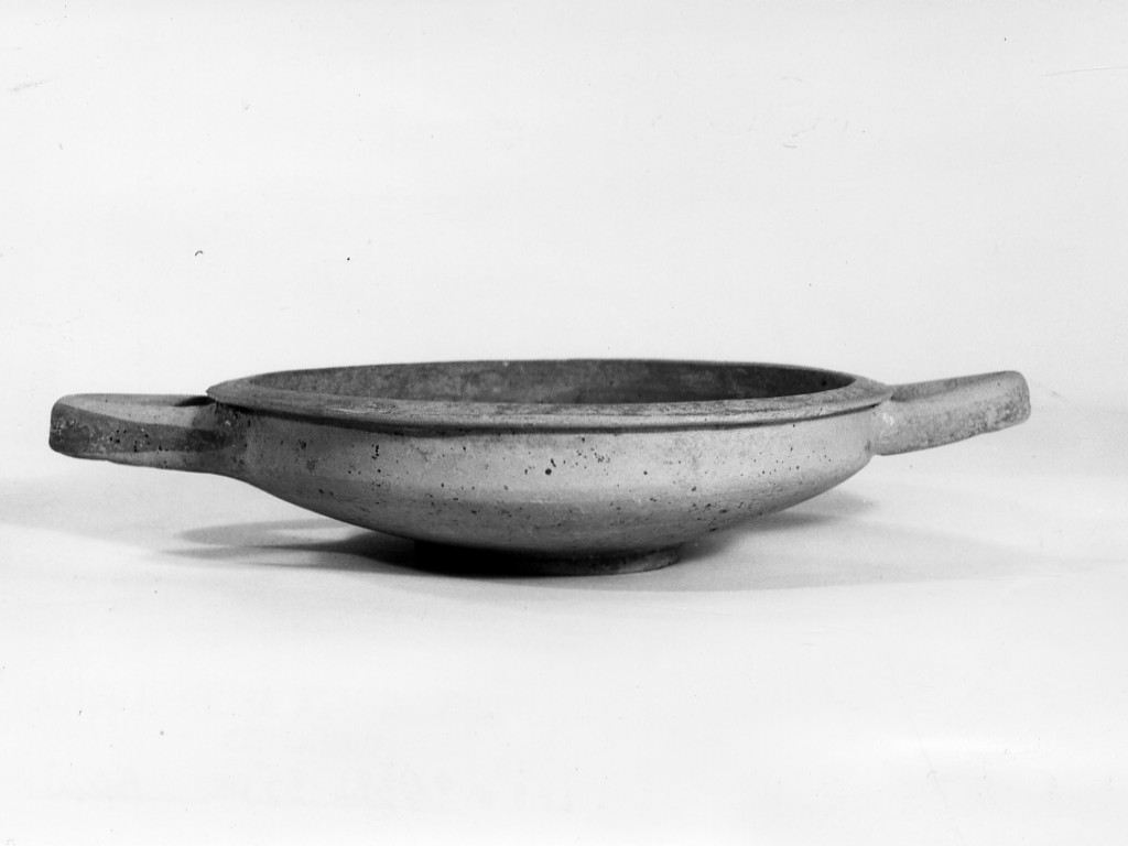 coppetta - ambito apulo (sec. V a.C)