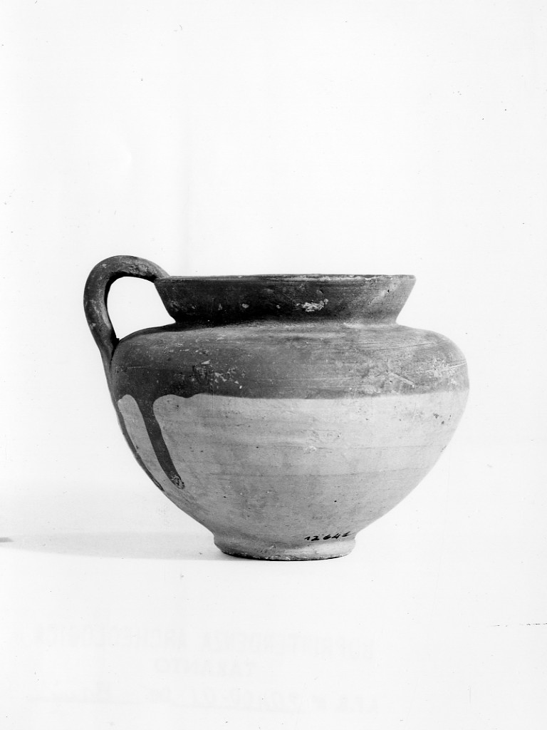 brocchetta - ambito apulo (sec. IV a.C)