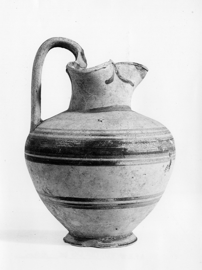 oinochoe - ambito apulo (sec. V a.C)