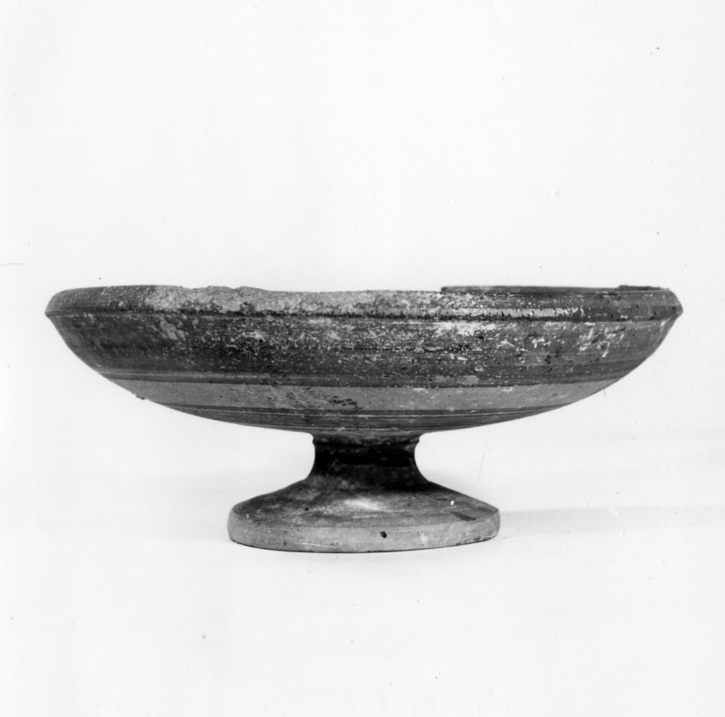 piatto - ambito apulo (secc. V-IV a.C)