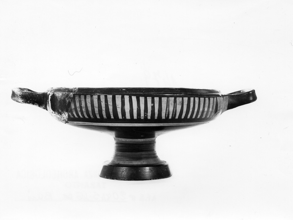 lekane/ coppa - Tardo Apulo (seconda metà sec. IV a.C)