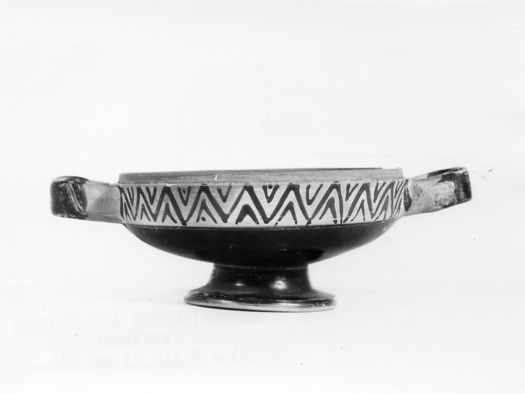 lekane/ coppa - Medio Apulo (metà sec. IV a.C)