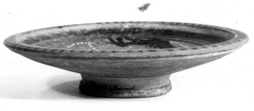 piatto - Tardo Apulo (ultimo quarto sec. IV a.C)