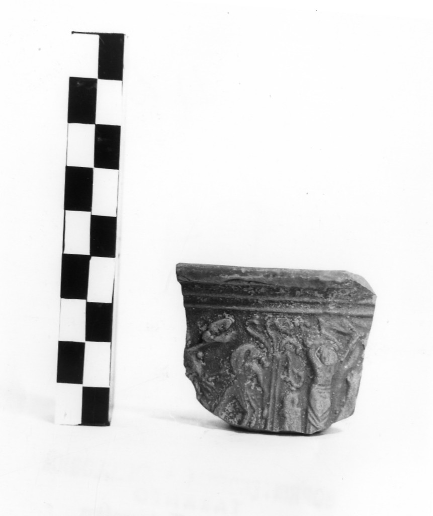 coppa/ frammento - produzione corinzia (secc. II/ III d. C)