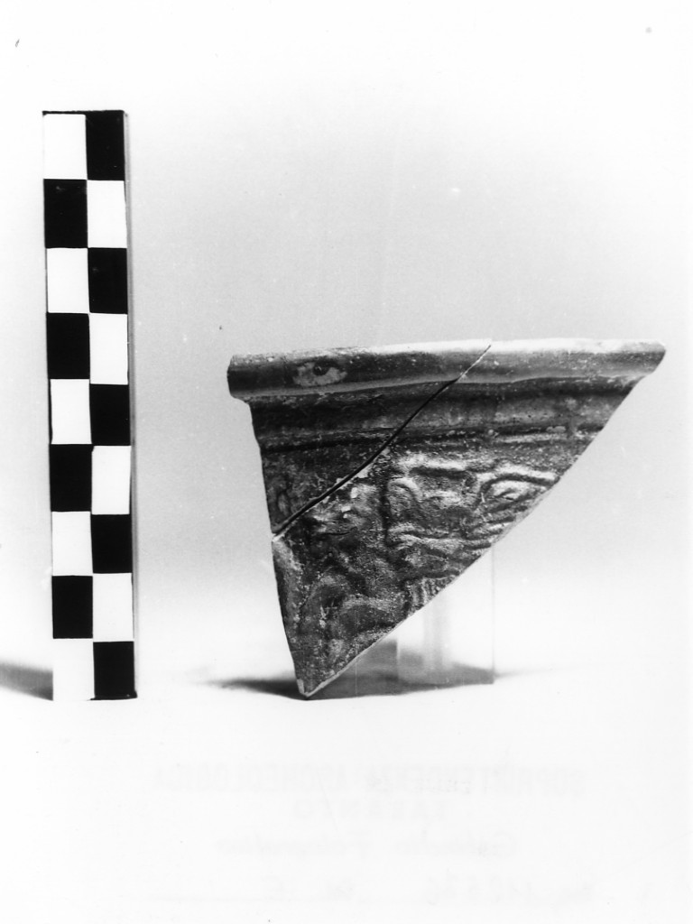 coppa/ frammento - produzione corinzia (fine/ fine secc. II/ III d. C)