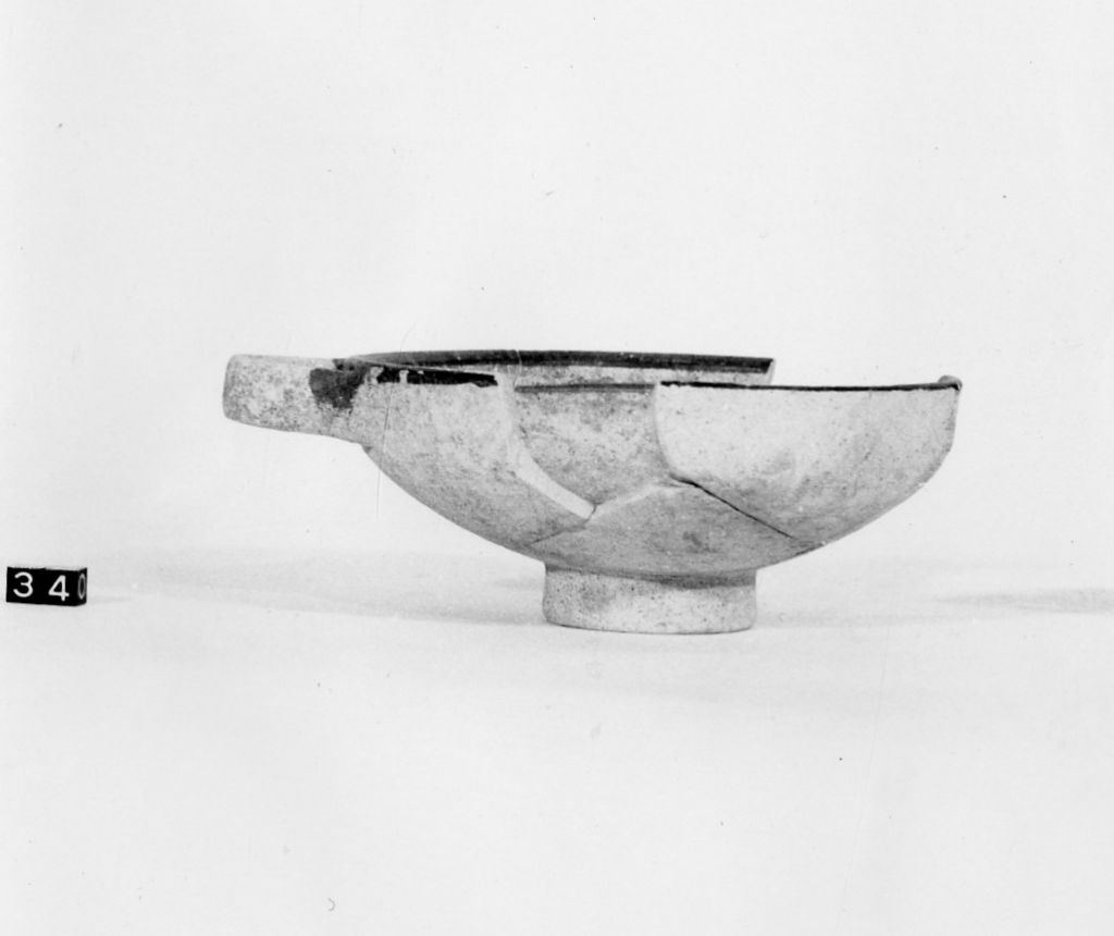 coppa - fabbrica daunia (fine/ fine secc. IV/ III a.C)