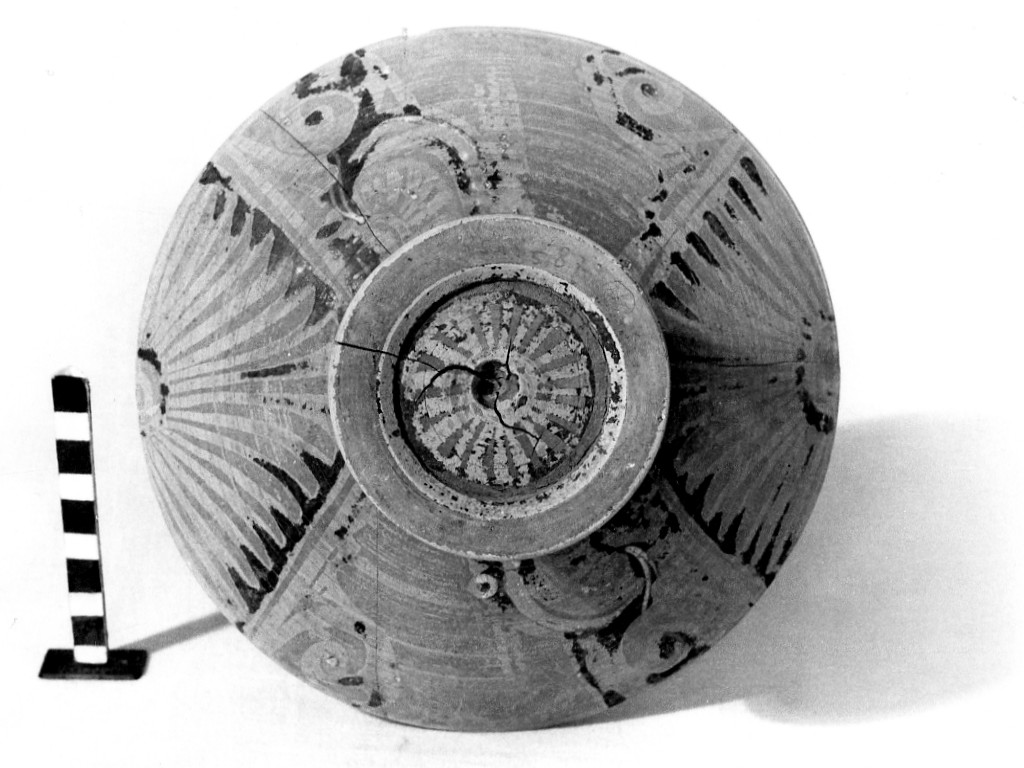 lekane/ coperchio - produzione apula (metà sec. IV a.C)