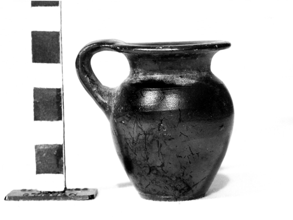 brocca - produzione apula (metà sec. IV a.C)