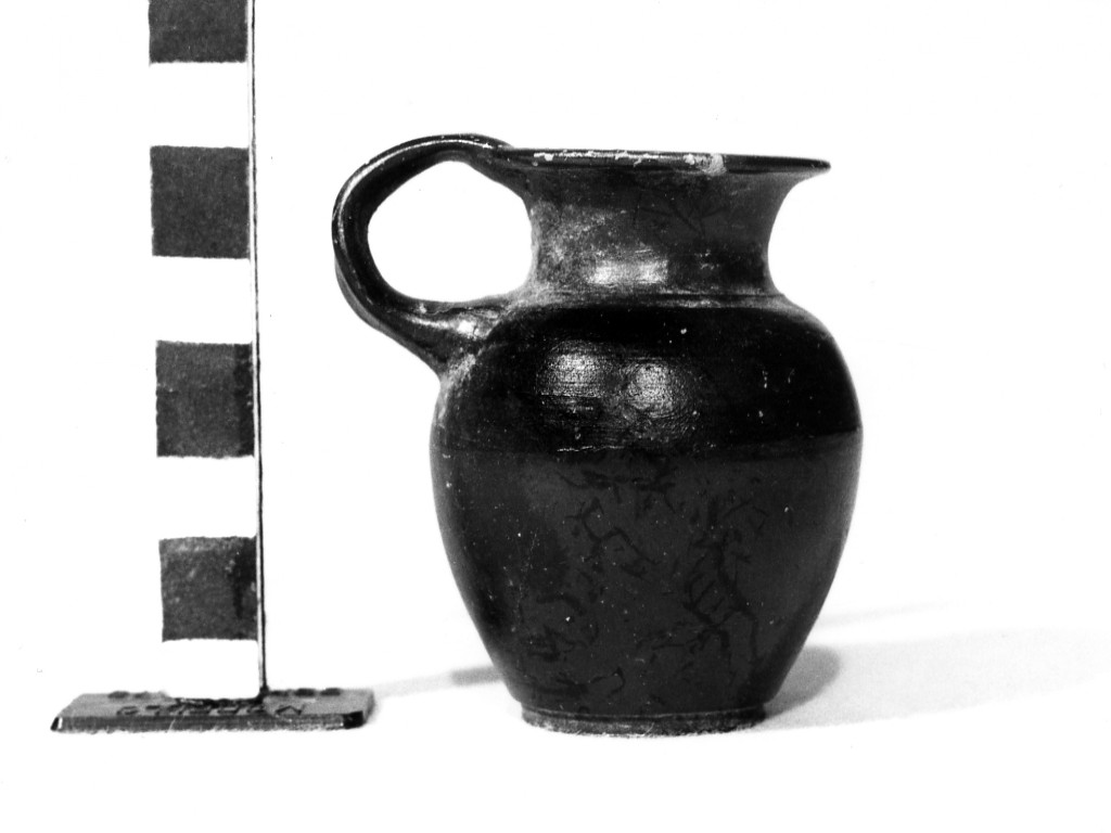 brocca - produzione apula (metà sec. IV a.C)