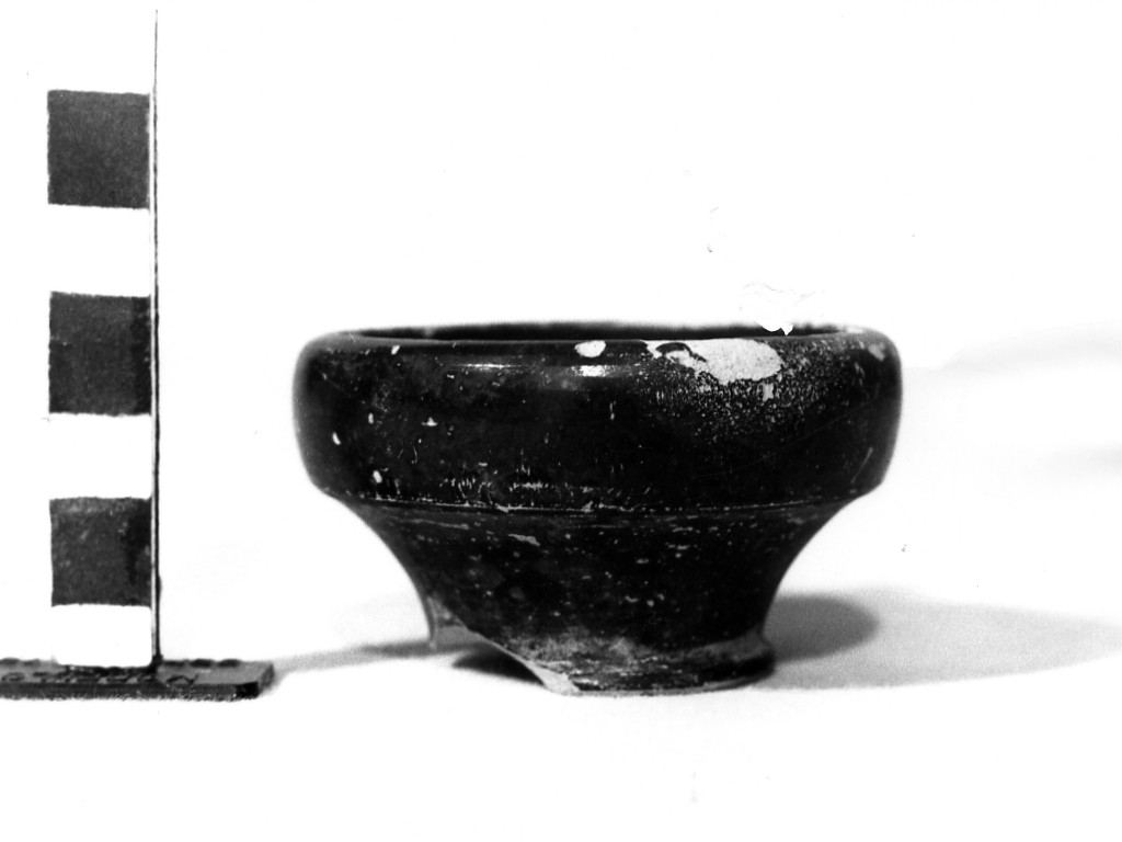 coppa - produzione apula (metà sec. IV a.C)