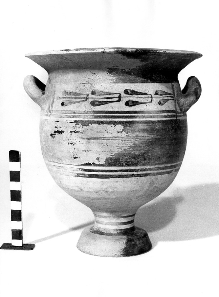 cratere a campana - produzione daunia (metà sec. IV a.C)
